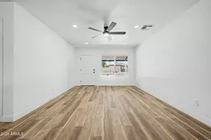 4437 E Almeria Rd, Phoenix, AZ 85008 - Photo 9