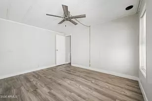 8601 N 71st Ave, Glendale, AZ 85301 - Photo 17