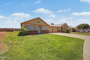 10325 N 95th Dr, Peoria, AZ 85345 - Photo 1
