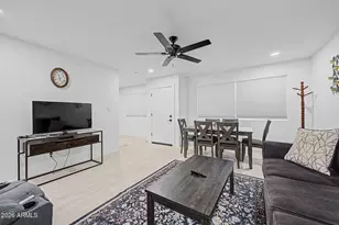10325 N 95th Dr, Peoria, AZ 85345 - Photo 11