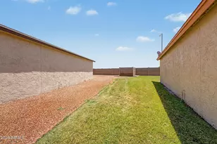 10325 N 95th Dr, Peoria, AZ 85345 - Photo 33
