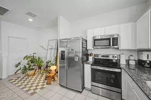 2162 W Harmont Dr, Phoenix, AZ 85021 - Photo 13