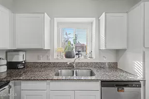 2162 W Harmont Dr, Phoenix, AZ 85021 - Photo 11