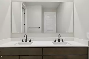 2611 W Satinwood Dr, Phoenix, AZ 85045 - Photo 33