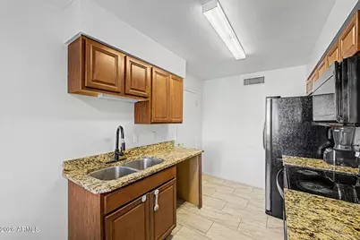 6834 N 81st Lane, Glendale, AZ 85303 - Photo 9