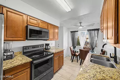 6834 N 81st Lane, Glendale, AZ 85303 - Photo 11