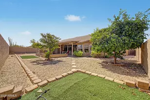 8748 W Sierra Pinta Dr, Peoria, AZ 85382 - Photo 33