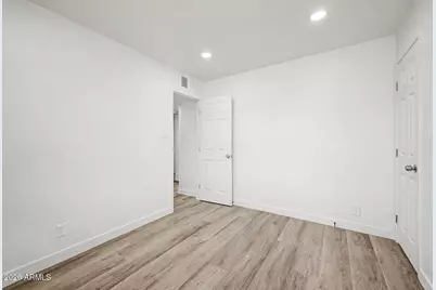 639 S Sirrine --, Mesa, AZ 85210 - Photo 13