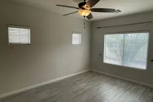 553 E San Carlos Way, Chandler, AZ 85249 - Photo 5