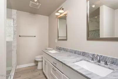 4210 N 34th Place, Phoenix, AZ 85018 - Photo 9