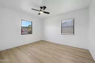 156 W Highland Ave, Phoenix, AZ 85013 - Photo 7