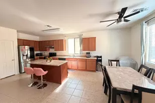 10156 W Golden Ln, Peoria, AZ 85345 - Photo 9