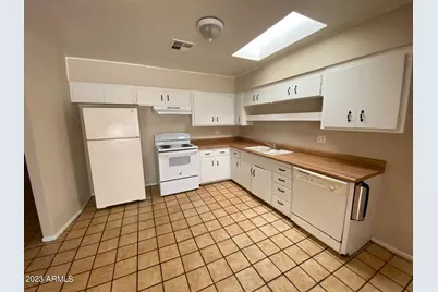4251 W Keim Drive, Phoenix, AZ 85019 - Photo 9