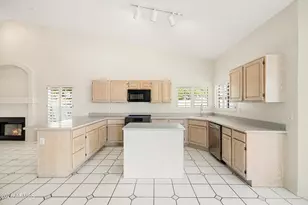 1702 E Sheena Dr, Phoenix, AZ 85022 - Photo 13