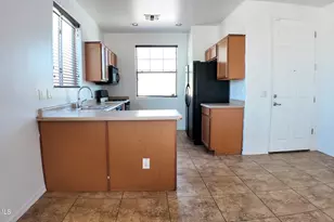 2618 W Gary Way, Phoenix, AZ 85041 - Photo 7
