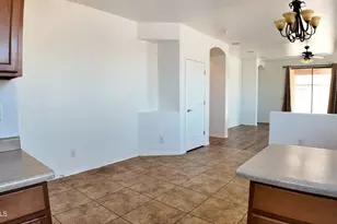 2618 W Gary Way, Phoenix, AZ 85041 - Photo 5