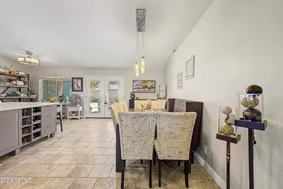 10415 E Capri Avenue, Mesa, AZ 85208 - Photo 9
