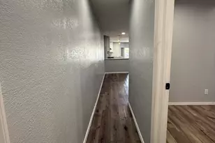 19401 N 7th St, Phoenix, AZ 85024 - Photo 13