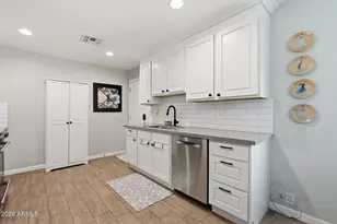 6 N Fraser Dr E, Mesa, AZ 85203 - Photo 25
