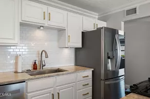 8213 E Whitton Ave, Scottsdale, AZ 85251 - Photo 11