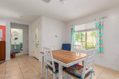 8216 W Albeniz Place, Phoenix, AZ 85043 - Photo 7