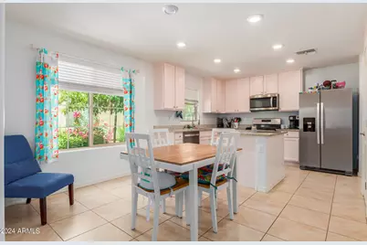 8216 W Albeniz Place, Phoenix, AZ 85043 - Photo 5