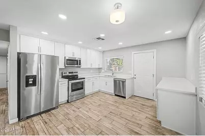 3217 E Pershing Avenue, Phoenix, AZ 85032 - Photo 9