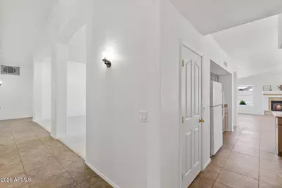 8832 W Betty Elyse Lane, Peoria, AZ 85382 - Photo 21