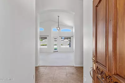 8832 W Betty Elyse Lane, Peoria, AZ 85382 - Photo 9