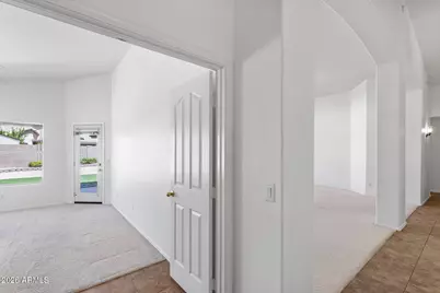 8832 W Betty Elyse Lane, Peoria, AZ 85382 - Photo 13