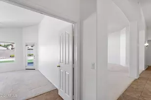 8832 W Betty Elyse Ln, Peoria, AZ 85382 - Photo 13