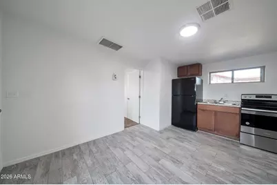 1108 S 33rd Avenue #Apt 3, Phoenix, AZ 85009 - Photo 3