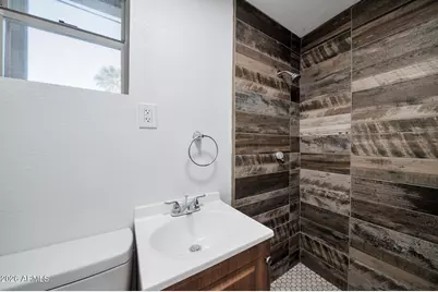 1108 S 33rd Avenue #Apt 3, Phoenix, AZ 85009 - Photo 9