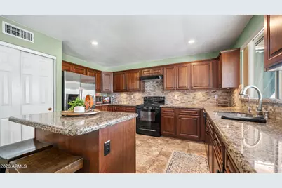 743 W Kings Avenue, Phoenix, AZ 85023 - Photo 3
