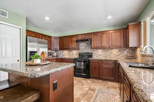 743 W Kings Ave, Phoenix, AZ 85023 - Photo 3