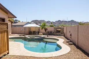 1025 E Cheryl Dr, Phoenix, AZ 85020 - Photo 43