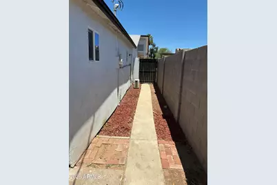 611 W 11th Street, Tempe, AZ 85281 - Photo 3