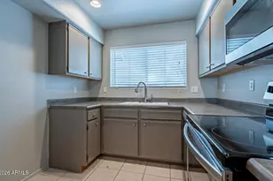 860 N McQueen Rd, Chandler, AZ 85225 - Photo 9