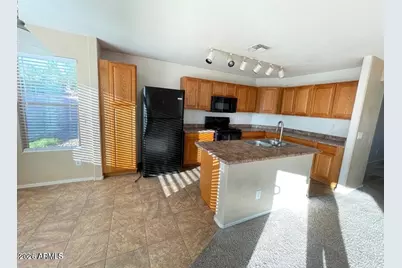 806 S 111th Drive, Avondale, AZ 85323 - Photo 11
