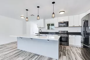 4923 E Palm Ln, Phoenix, AZ 85008 - Photo 13