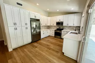 7352 W Via Del Sol Dr, Glendale, AZ 85310 - Photo 11