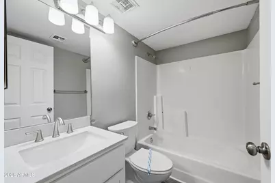 6166 E Glencove Street #Apt 2, Mesa, AZ 85205 - Photo 9