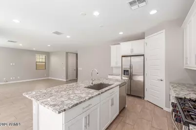 2467 E Athena Avenue, Gilbert, AZ 85297 - Photo 7