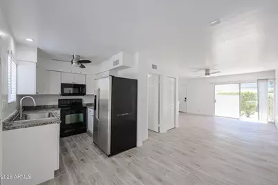 4610 N 68th Street #404, Scottsdale, AZ 85251 - Photo 1