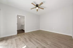 3221 N 37th St, Phoenix, AZ 85018 - Photo 9