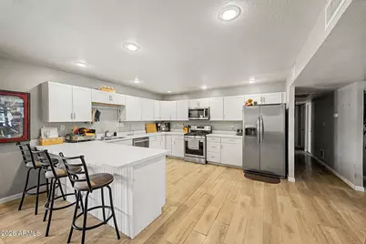4432 W Mercer Lane, Glendale, AZ 85304 - Photo 11