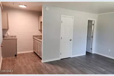 2645 W Morten Avenue #5, Phoenix, AZ 85051 - Photo 1