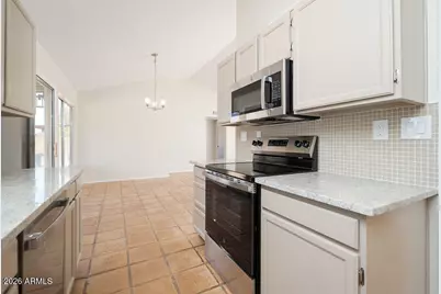 12110 N 70th Avenue, Peoria, AZ 85345 - Photo 13