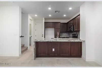 2121 W Sonoran Desert Drive #Apt 5, Phoenix, AZ 85085 - Photo 3