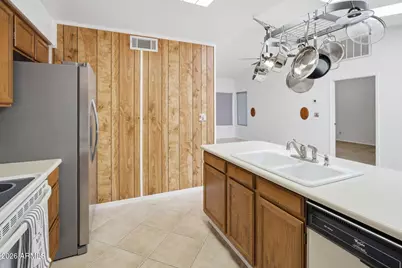 8140 N 107th Avenue #310, Peoria, AZ 85345 - Photo 7